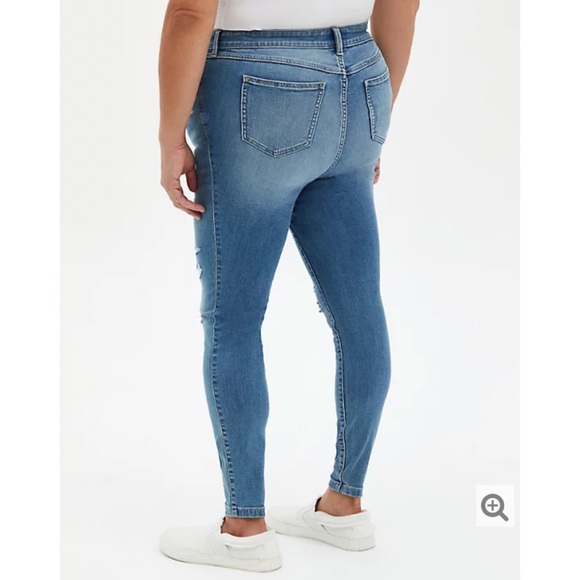 NWT TORRID Midfit Supersoft Skinny Jeans - Picture 3 of 12